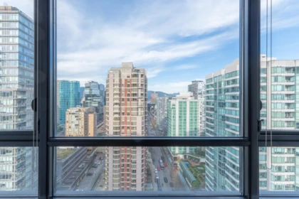 Hallway Photo of 2501 909 Mainland Street, Vancouver, BC