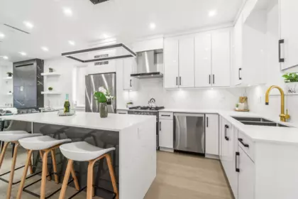 Kitchen Island Photo of 1 5737 Clarendon Street, Vancouver, BC