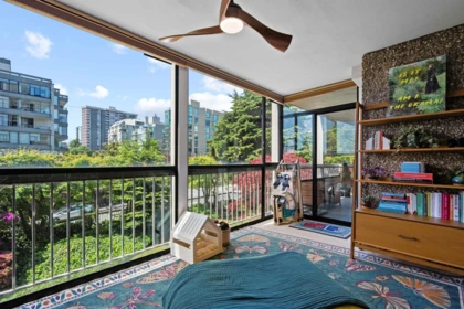 Hot Tub / Spa Photo of 203 1390 Duchess Avenue, West Vancouver, BC