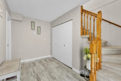 Guest Bathroom Photo of 31872 Starling Avenue, Mission, BC