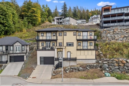 8204 Harvest Place, Chilliwack, BC, Chilliwack — Single Family Residence for sale