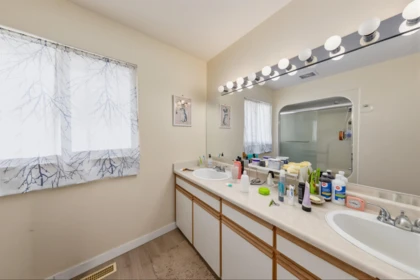 Hallway Photo of 3830 Mckay Drive, Richmond, BC