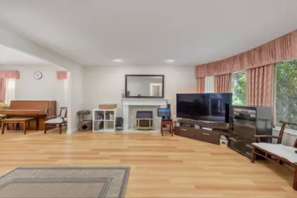 Kitchen Island Photo of 3830 Mckay Drive, Richmond, BC
