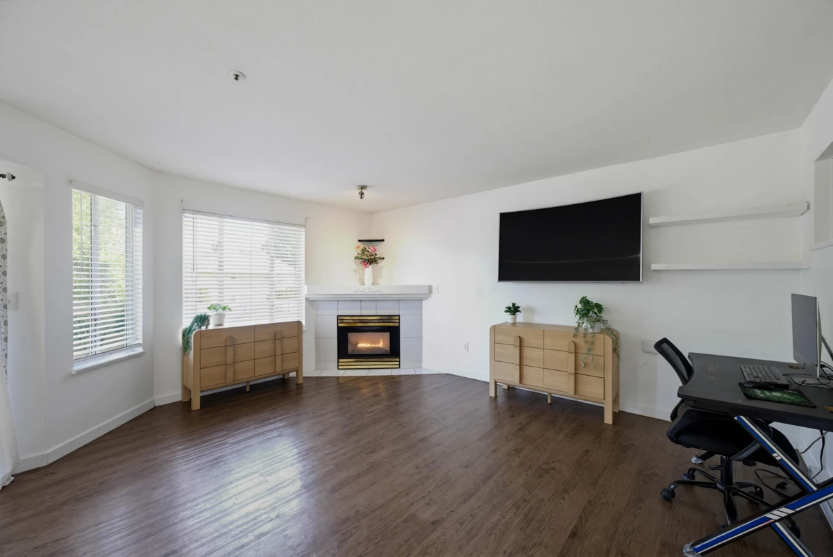Family Room Photo of 101 20064 56 Avenue, Langley, BC