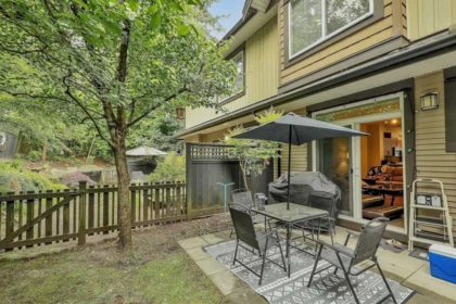 Front Yard Photo of 49 6123 138 Street, Surrey, BC