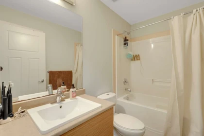 Kitchen Photo of 49 6123 138 Street, Surrey, BC