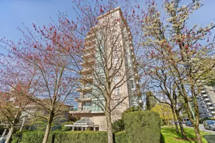 Entry Foyer Photo of 602 567 Lonsdale Avenue, North Vancouver, BC