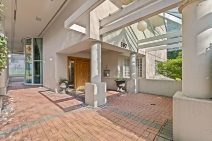 Hallway Photo of 602 567 Lonsdale Avenue, North Vancouver, BC