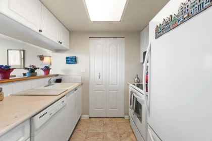 Primary Bedroom Photo of 602 567 Lonsdale Avenue, North Vancouver, BC