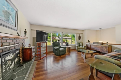 Kitchen Island Photo of 21656 Donovan Avenue, Maple Ridge, BC