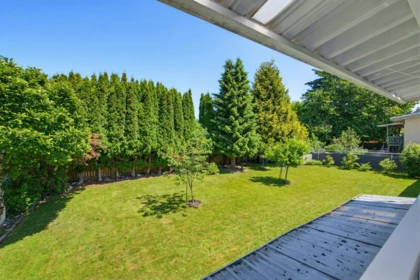 Entry Foyer Photo of 45271 Bernard Avenue, Chilliwack, BC
