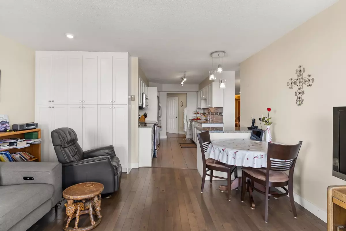 Dining Area Photo of 1901 1245 Quayside Drive, New Westminster, BC