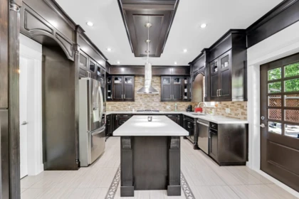 Kitchen Island Photo of 41440 Dryden Road, Squamish, BC