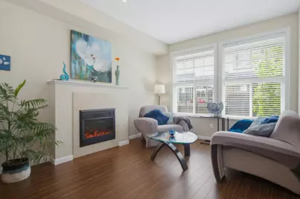 Kitchen Photo of 15 20831 70 Avenue, Langley, BC