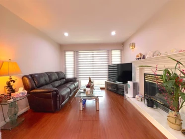4156 Cambridge Street, Burnaby, BC, Burnaby — Single Family Residence for sale