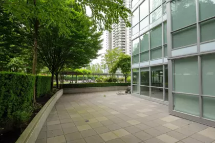 Garden / Landscaping Photo of 1605 2975 Atlantic Avenue, Coquitlam, BC