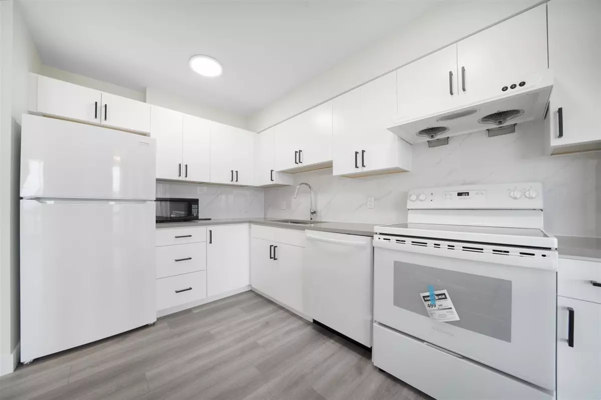 Family Room Photo of 2102 6540 Burlington Avenue, Burnaby, BC