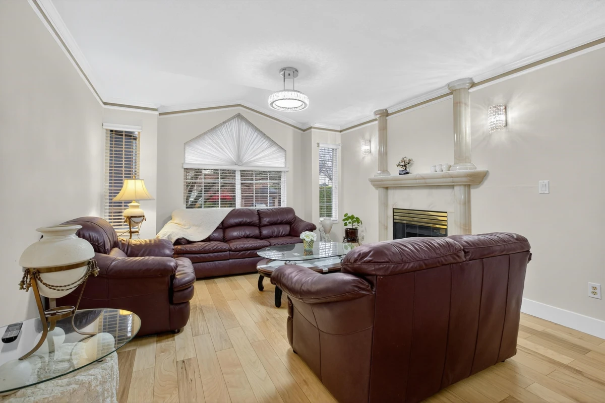 Dining Area Photo of 13745 58a Avenue, Surrey, BC