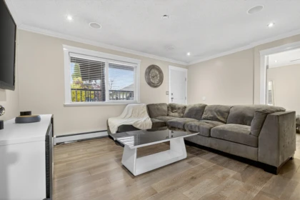 Hallway Photo of 13745 58a Avenue, Surrey, BC