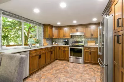Kitchen Island Photo of 23913 58a Avenue, Langley, BC