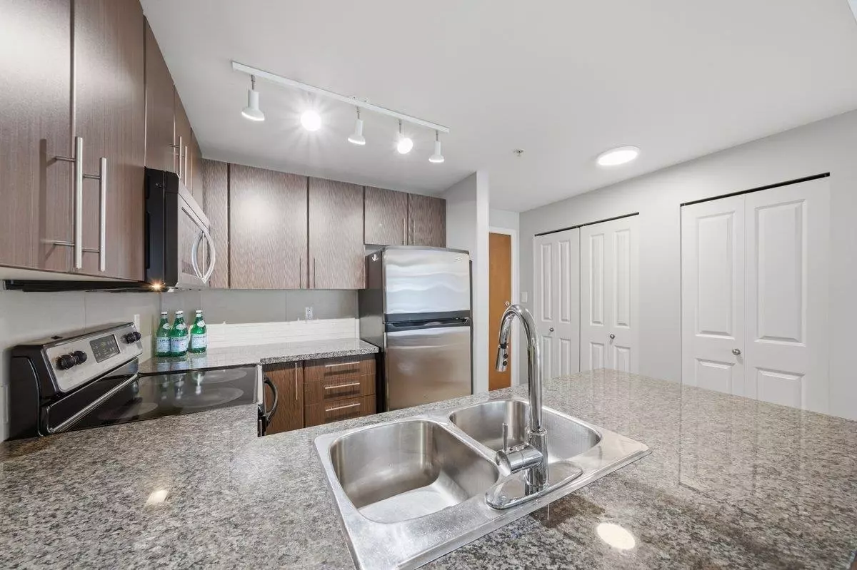 Family Room Photo of 1803 898 Carnarvon Street, New Westminster, BC