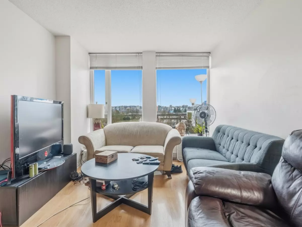 Dining Area Photo of 710 550 Taylor Street, Vancouver, BC
