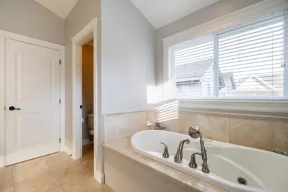 Basement Recreation Room Photo of 933 164 Street, Surrey, BC