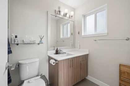 Guest Bathroom Photo of 25 4191 No. 4 Road, Richmond, BC