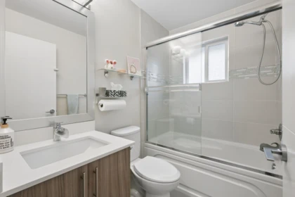 Primary Bathroom Photo of 25 4191 No. 4 Road, Richmond, BC