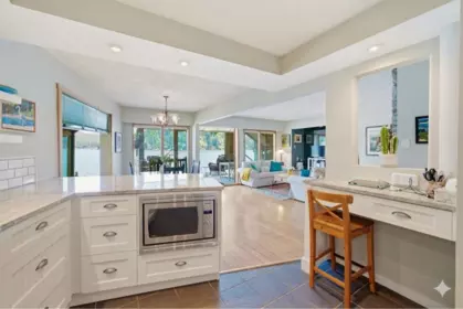 Breakfast Nook Photo of 2848 Panorama Drive, North Vancouver, BC