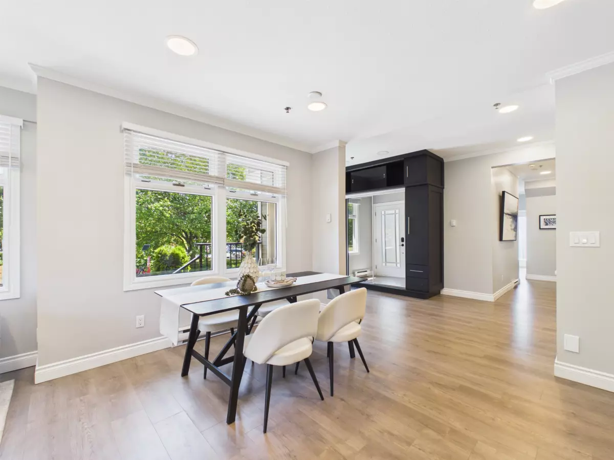 Family Room Photo of 1115 Chestnut Street, Vancouver, BC