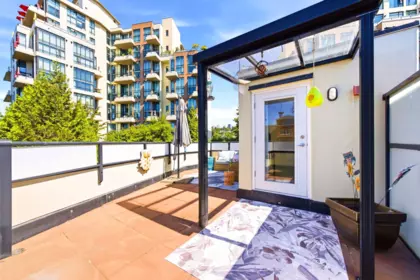 Hot Tub / Spa Photo of 114 8 Renaissance Square, New Westminster, BC