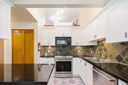 Kitchen Photo of 114 8 Renaissance Square, New Westminster, BC