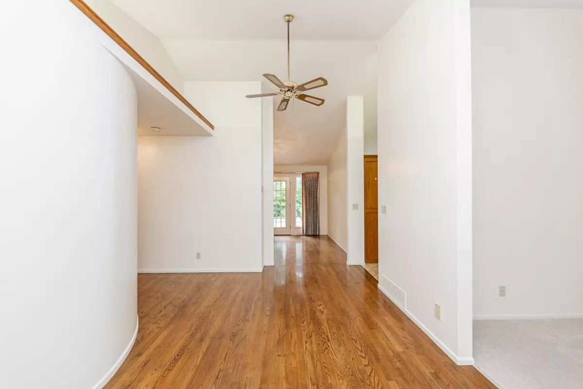 Family Room Photo of 13096 21a Avenue, Surrey, BC