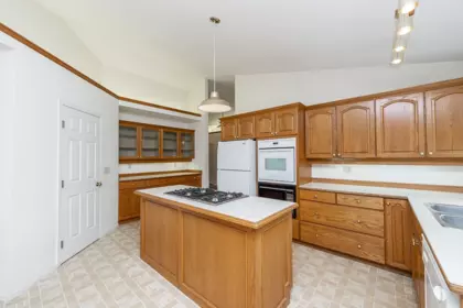 Breakfast Nook Photo of 13096 21a Avenue, Surrey, BC