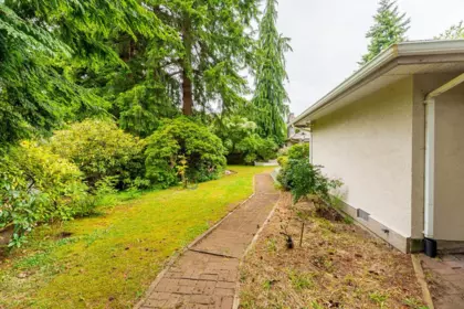 Swimming Pool Photo of 13096 21a Avenue, Surrey, BC