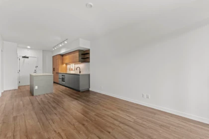 Primary Bathroom Photo of 307 13428 105 Avenue, Surrey, BC