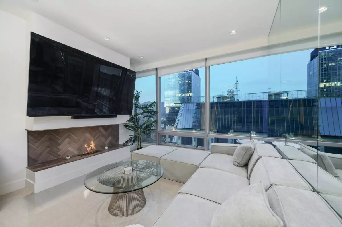 Family Room Photo of 3403 1111 Alberni Street, Vancouver, BC