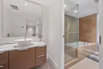 Powder Room Photo of 3403 1111 Alberni Street, Vancouver, BC