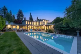 1555 Queens Avenue, West Vancouver, BC