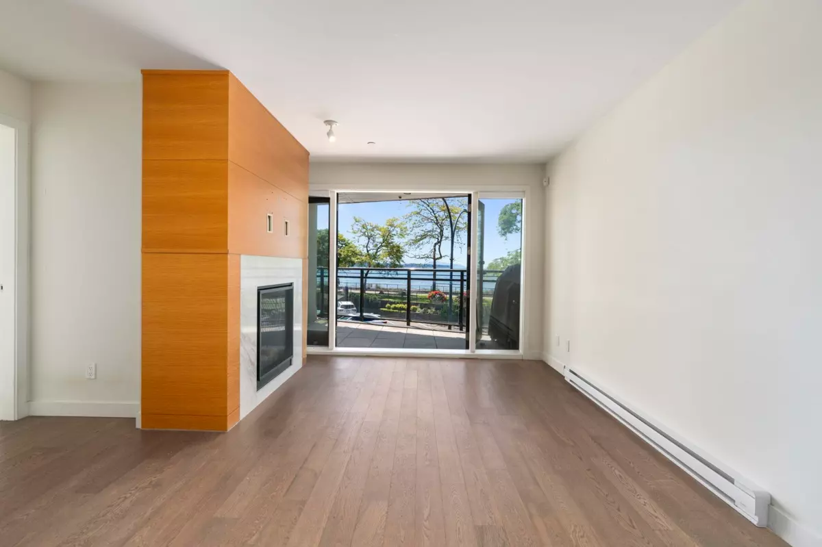 Family Room Photo of 203 1150 Oxford Street, White Rock, BC