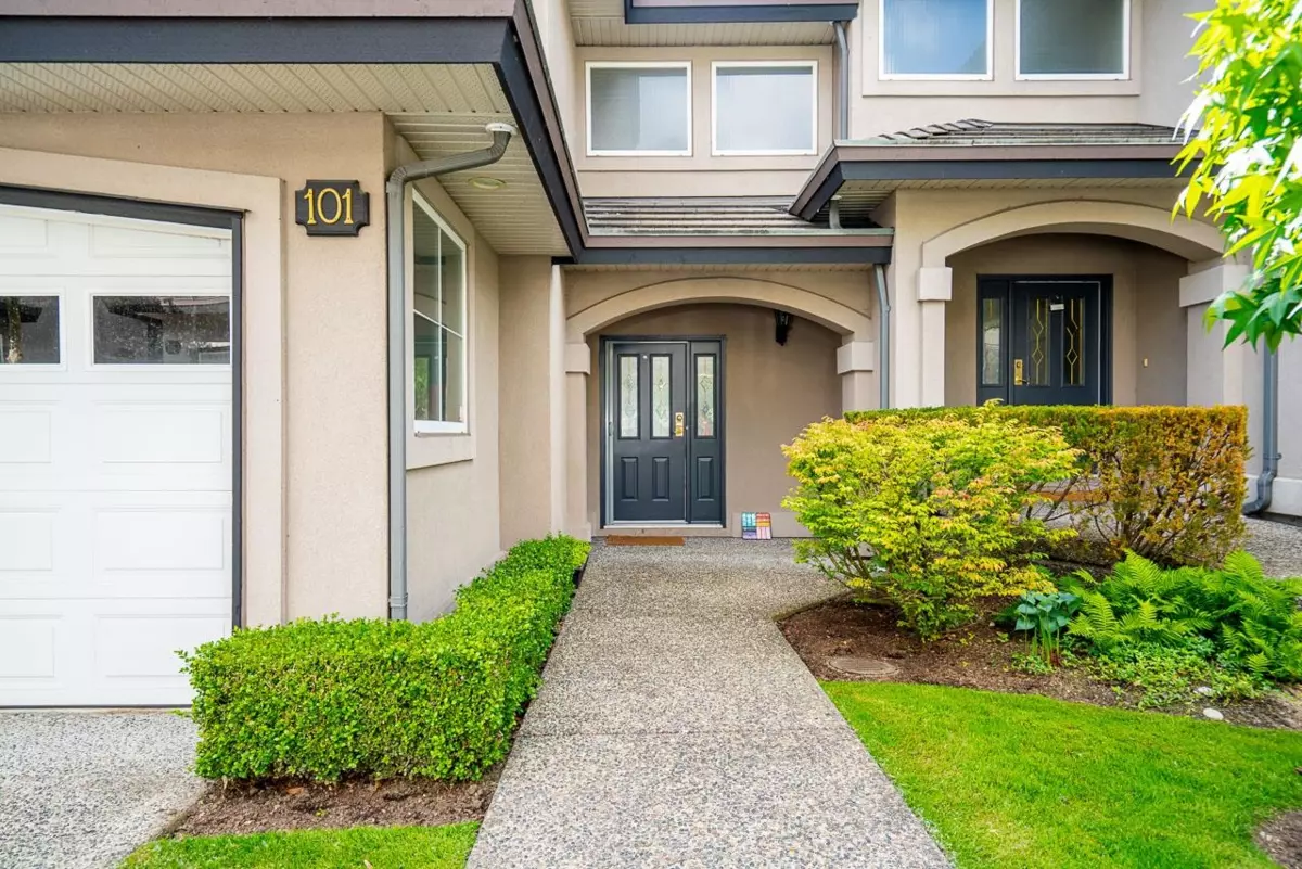 Living Room Photo of 101 678 Citadel Drive, Port Coquitlam, BC