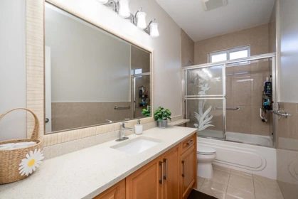 Basement Recreation Room Photo of 12623 90a Avenue, Surrey, BC