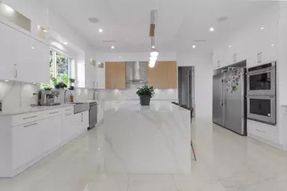 Kitchen Island Photo of 10936 128a Street, Surrey, BC