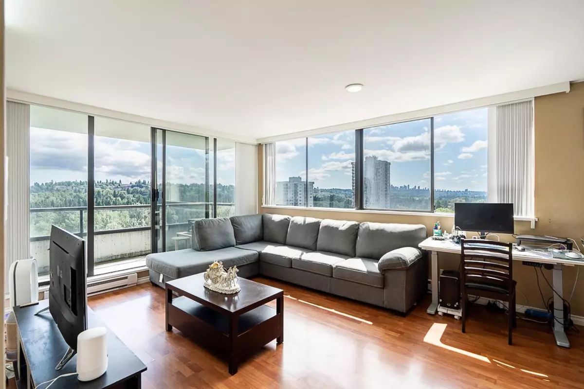 Dining Area Photo of 1408 9521 Cardston Court, Burnaby, BC