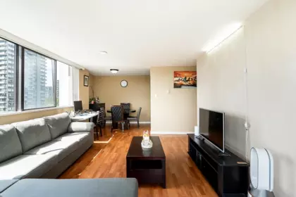 Breakfast Nook Photo of 1408 9521 Cardston Court, Burnaby, BC