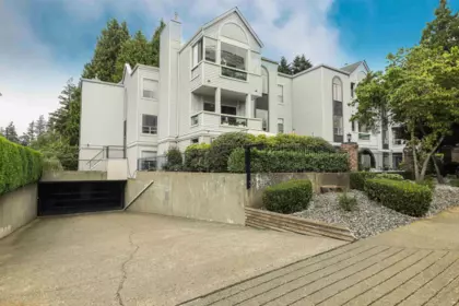 Front Yard Photo of 206 1473 Blackwood Street, White Rock, BC