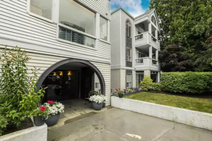 Garden / Landscaping Photo of 206 1473 Blackwood Street, White Rock, BC