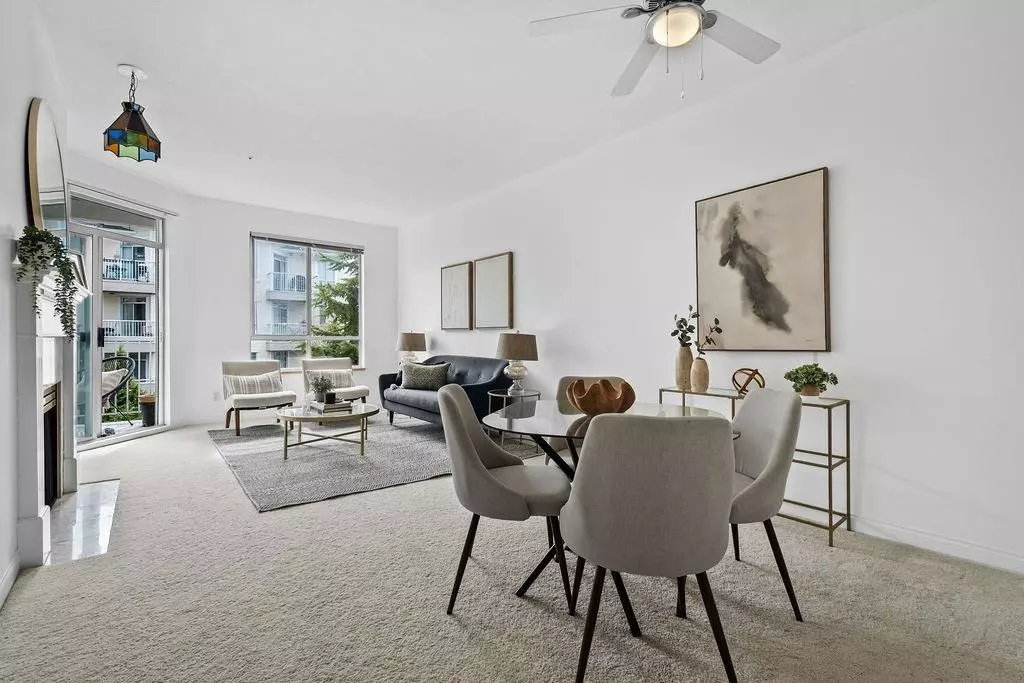 Living Room Photo of 409 360 E 36 Avenue, Vancouver, BC