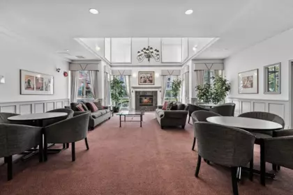 Entry Foyer Photo of 409 360 E 36 Avenue, Vancouver, BC